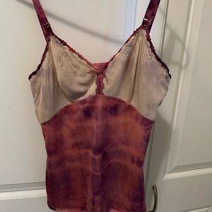 Burgundy ombré camisole top. Size medium. No tag. EUC